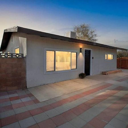 Modern City Ranch 3 Bdrm Family Home Access By Dirt Road Palmdale Zewnętrze zdjęcie