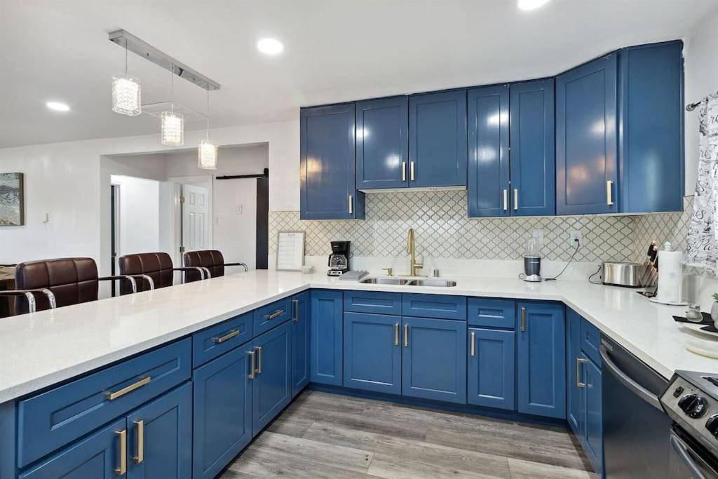 Modern City Ranch 3 Bdrm Family Home Access By Dirt Road Palmdale Zewnętrze zdjęcie