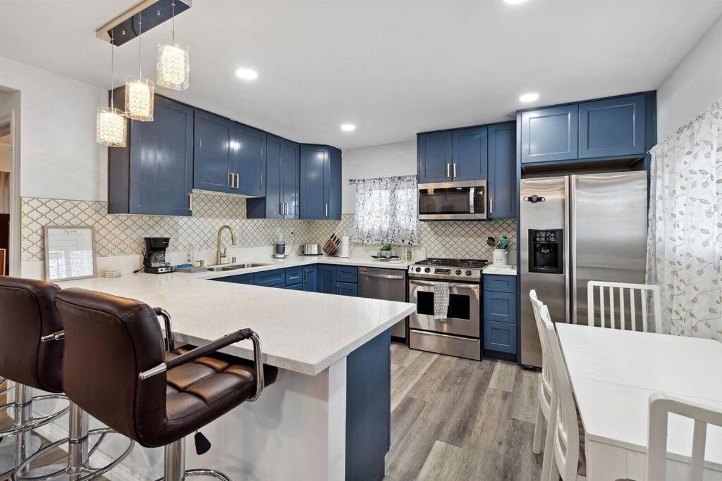Modern City Ranch 3 Bdrm Family Home Access By Dirt Road Palmdale Zewnętrze zdjęcie