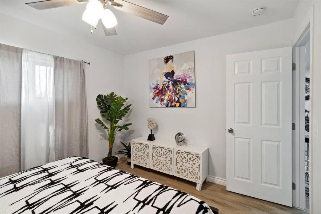 Modern City Ranch 3 Bdrm Family Home Access By Dirt Road Palmdale Zewnętrze zdjęcie